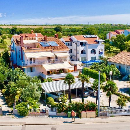Hotel Pansion Adria Sveti Filip i Jakov Zewnętrze zdjęcie