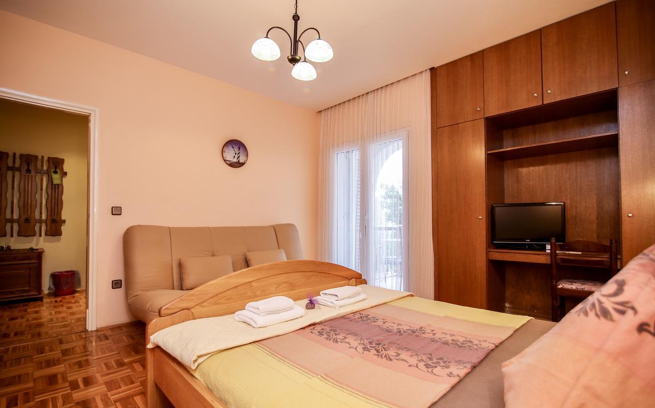 Hotel Pansion Adria Sveti Filip i Jakov Zewnętrze zdjęcie
