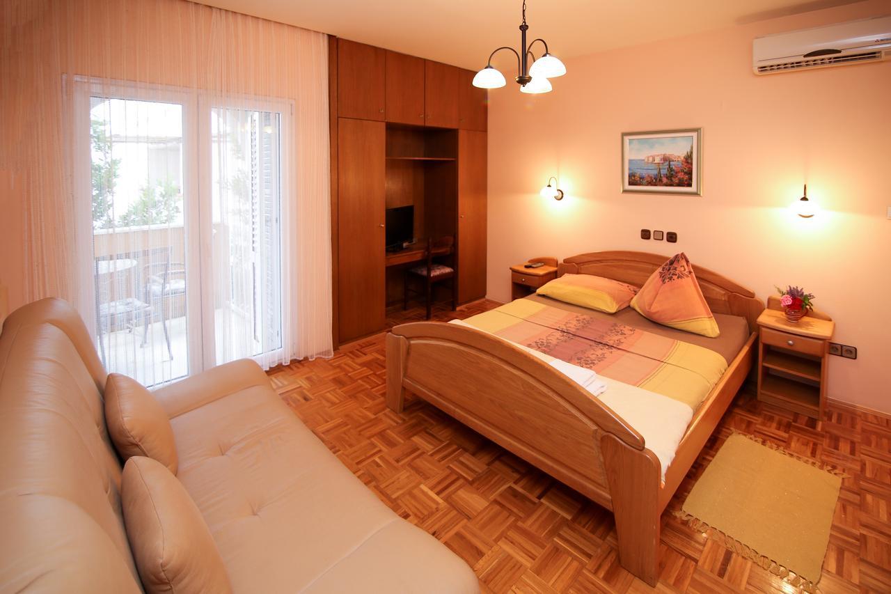 Hotel Pansion Adria Sveti Filip i Jakov Zewnętrze zdjęcie
