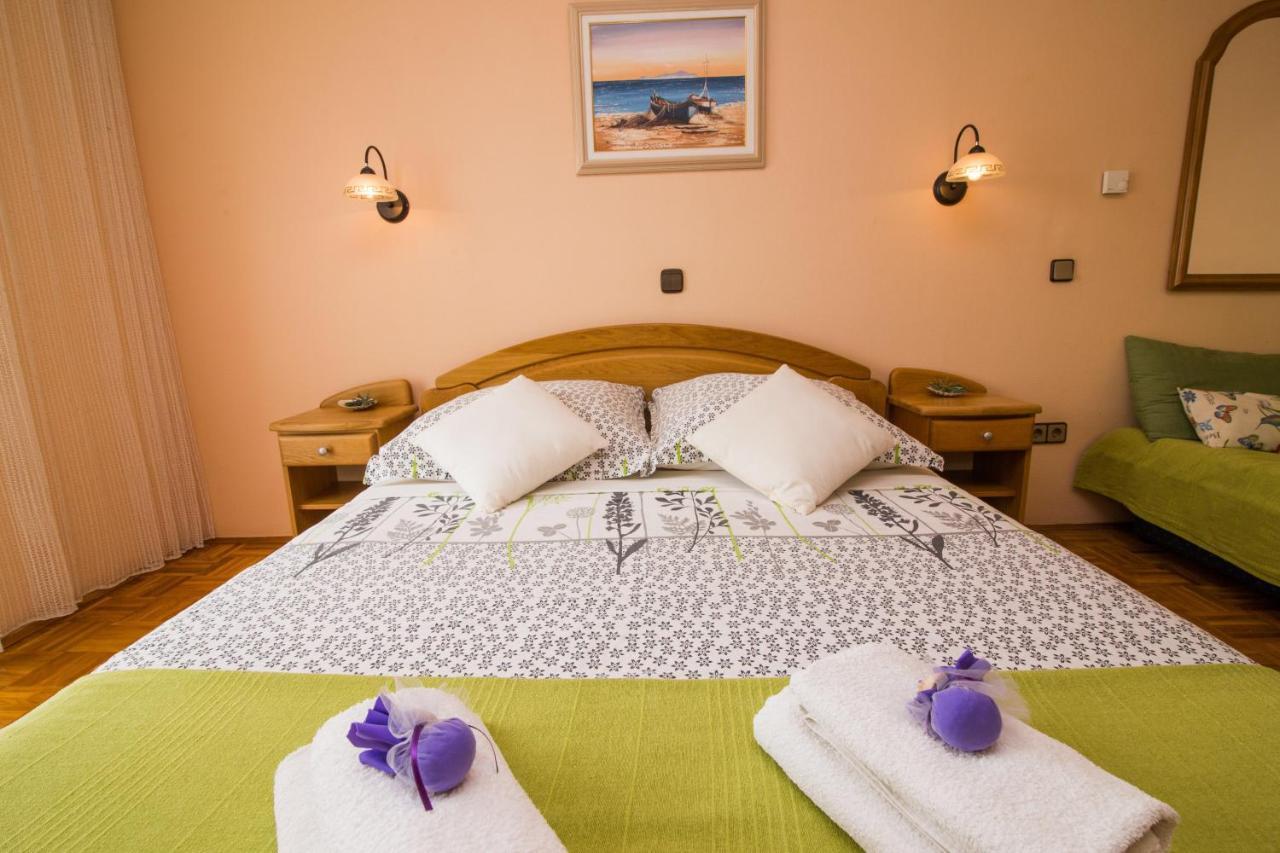 Hotel Pansion Adria Sveti Filip i Jakov Zewnętrze zdjęcie