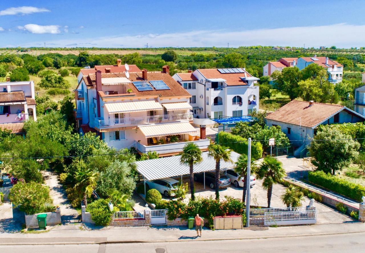Hotel Pansion Adria Sveti Filip i Jakov Zewnętrze zdjęcie