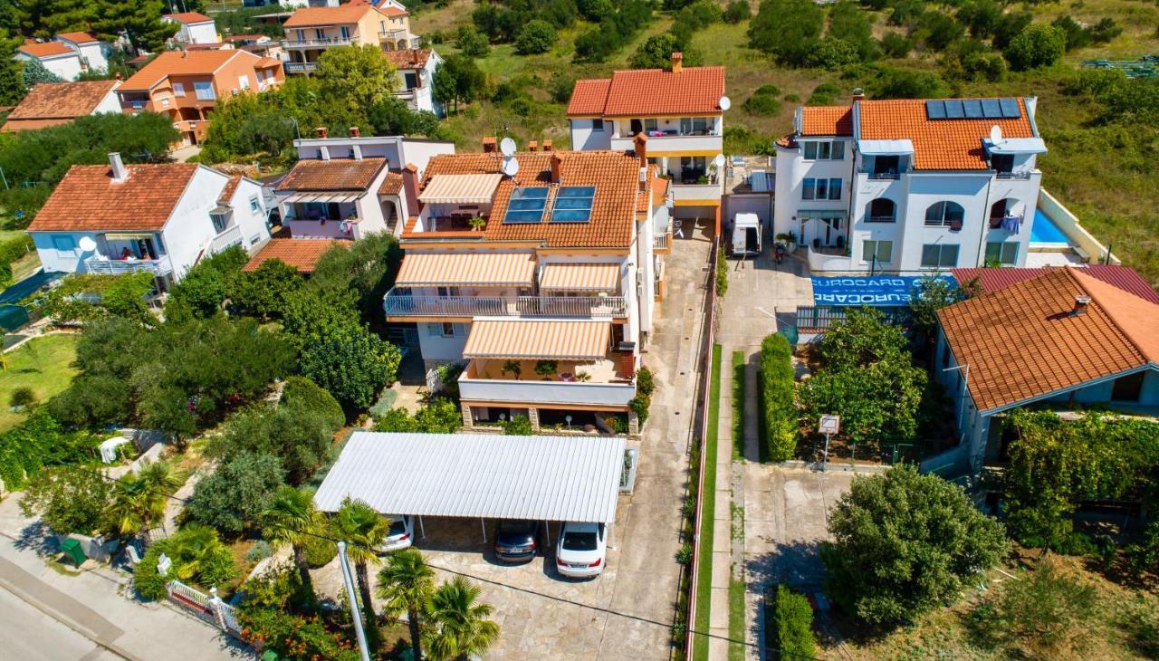 Hotel Pansion Adria Sveti Filip i Jakov Zewnętrze zdjęcie