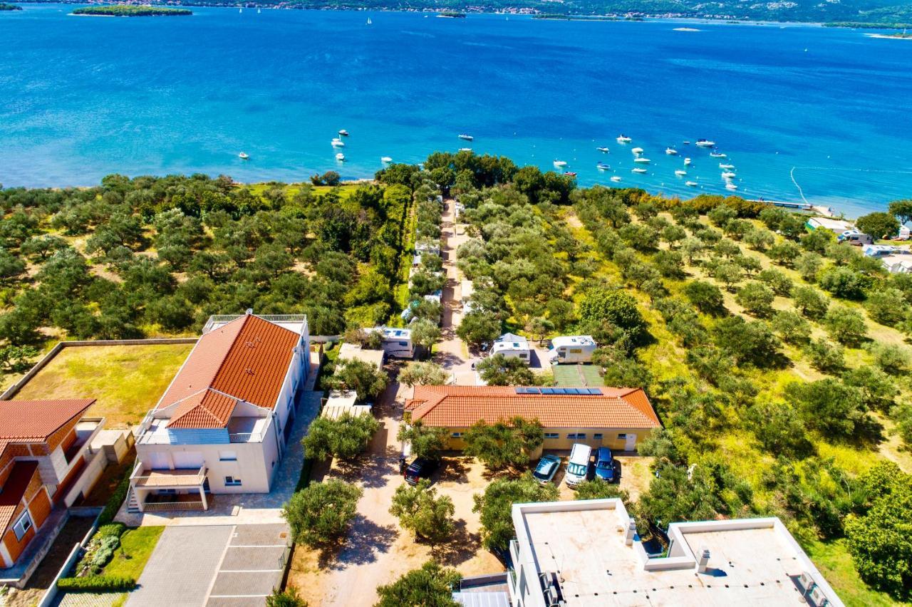 Hotel Pansion Adria Sveti Filip i Jakov Zewnętrze zdjęcie