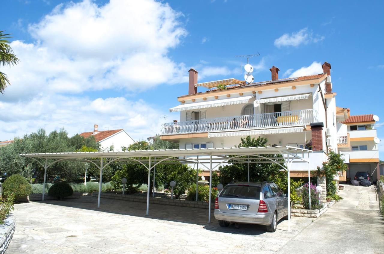 Hotel Pansion Adria Sveti Filip i Jakov Zewnętrze zdjęcie